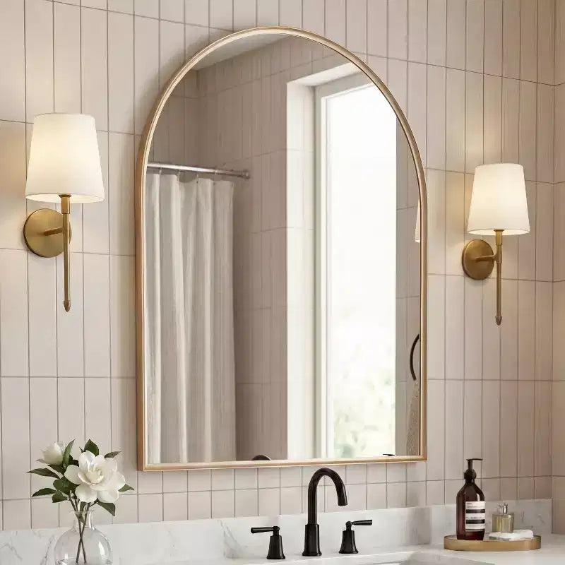 Miroir mural à cadre métallique cintrée