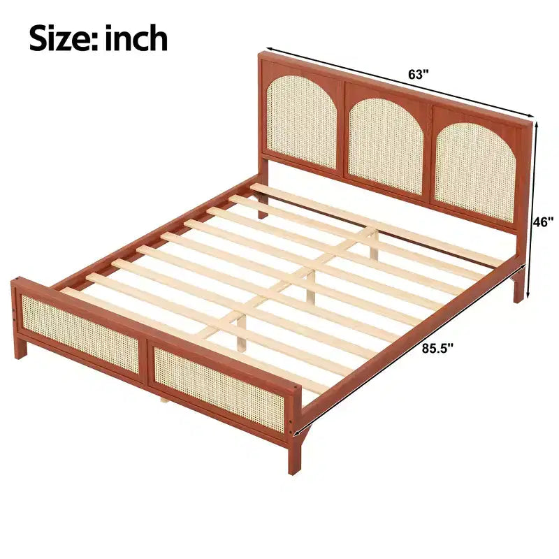 Lit plateforme en bois avec tête et pied de lit en rotin